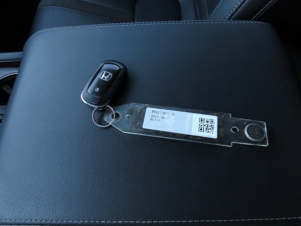 Thumbnail: 2023 Honda Pilot - 18