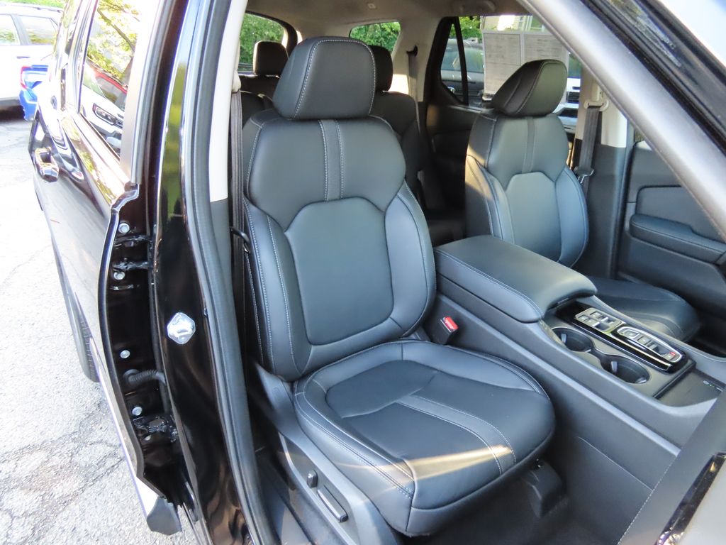 Thumbnail: 2023 Honda Pilot - 25