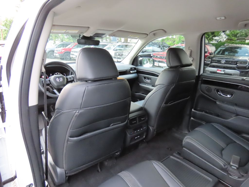 Thumbnail: 2023 Honda Pilot - 23