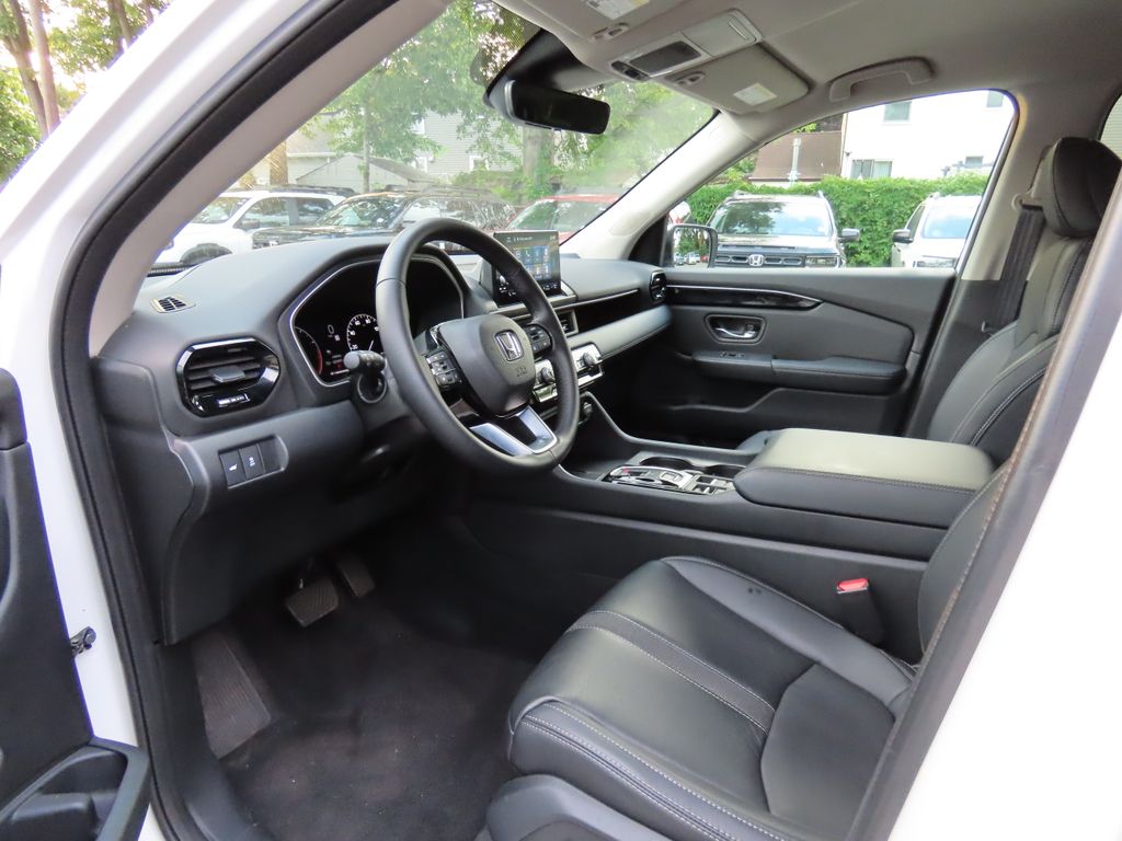 Thumbnail: 2023 Honda Pilot - 2