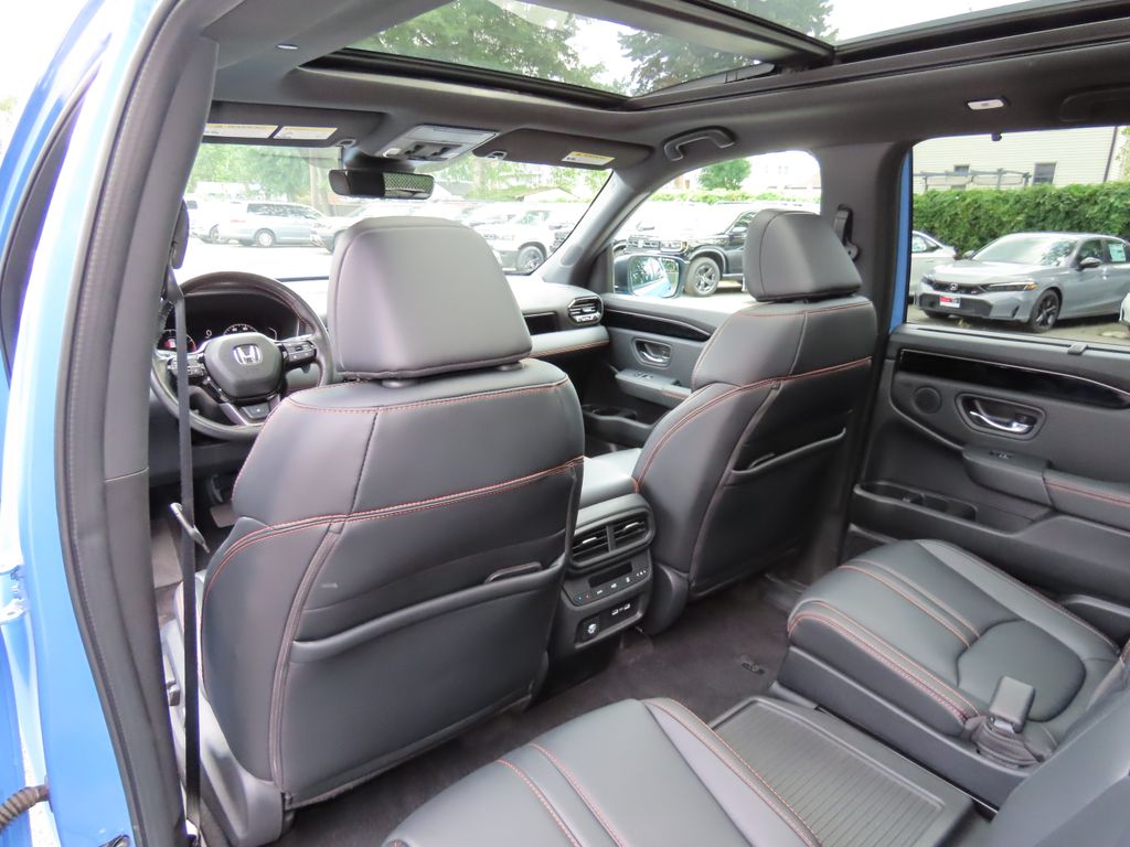 Thumbnail: 2023 Honda Pilot - 25