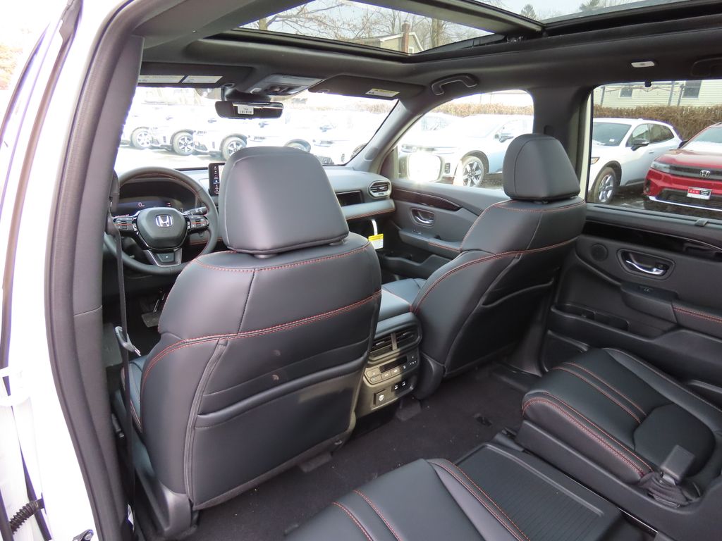 Thumbnail: 2026 Honda Pilot - 22