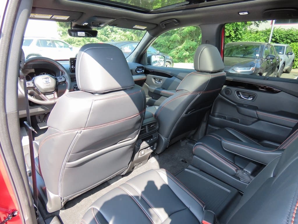 Thumbnail: 2025 Honda Pilot - 20