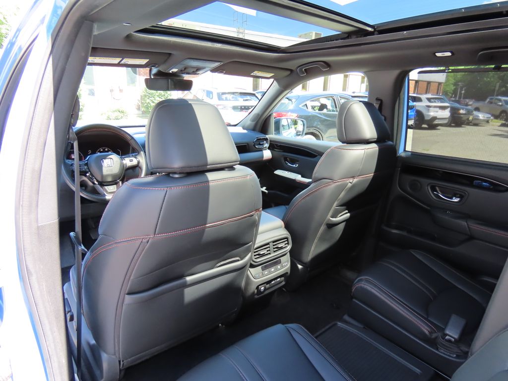 Thumbnail: 2023 Honda Pilot - 24
