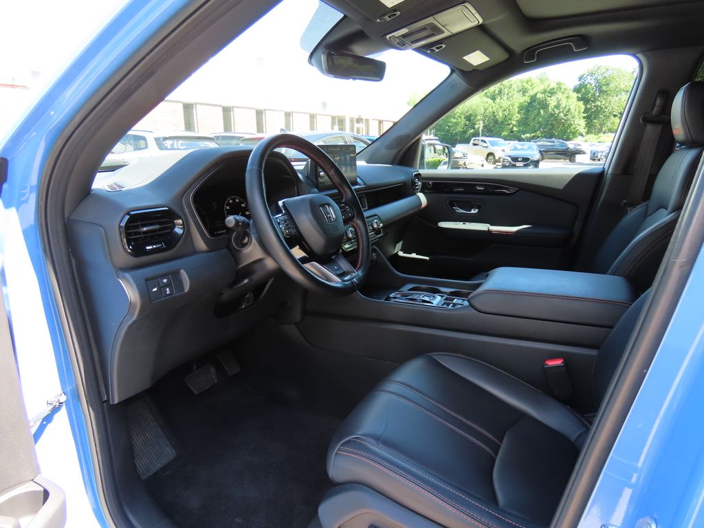 Thumbnail: 2023 Honda Pilot - 2
