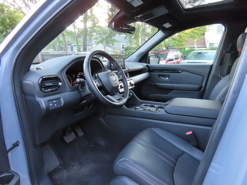 Thumbnail: 2023 Honda Pilot - 2