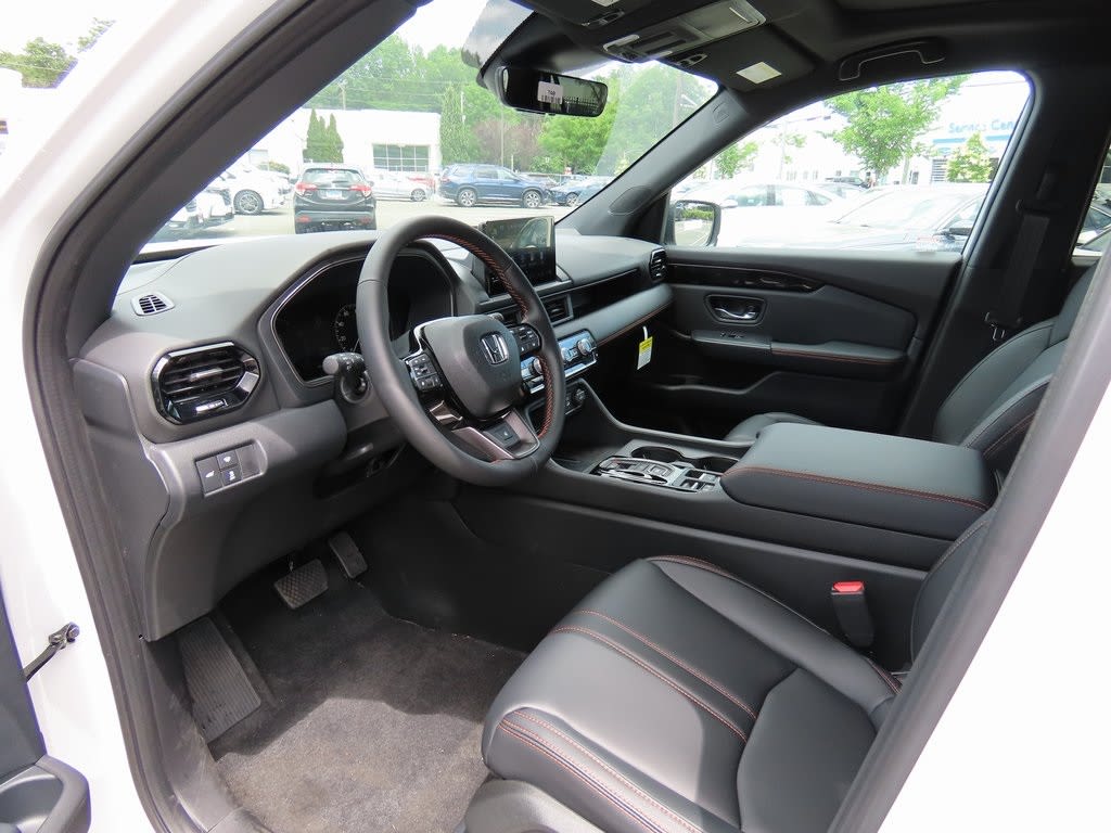 Thumbnail: 2025 Honda Pilot - 2