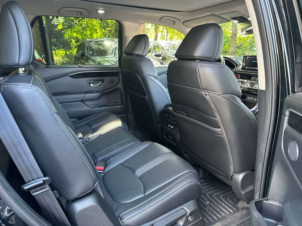 Thumbnail: 2023 Honda Pilot - 9