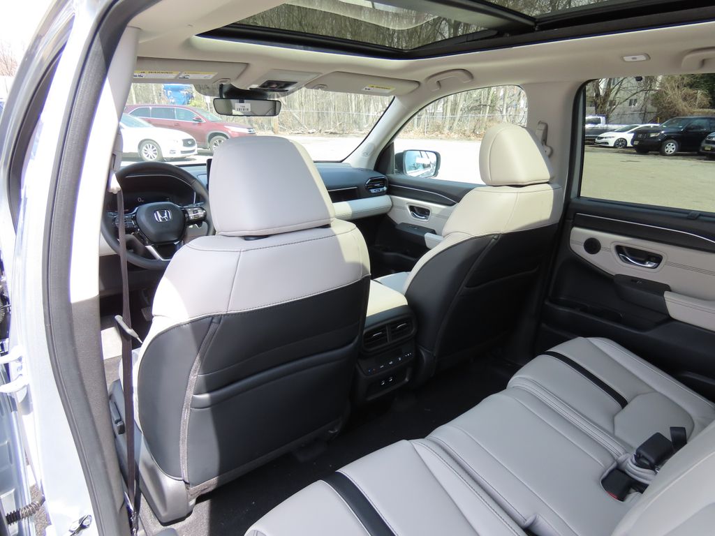 Thumbnail: 2026 Honda Pilot - 22