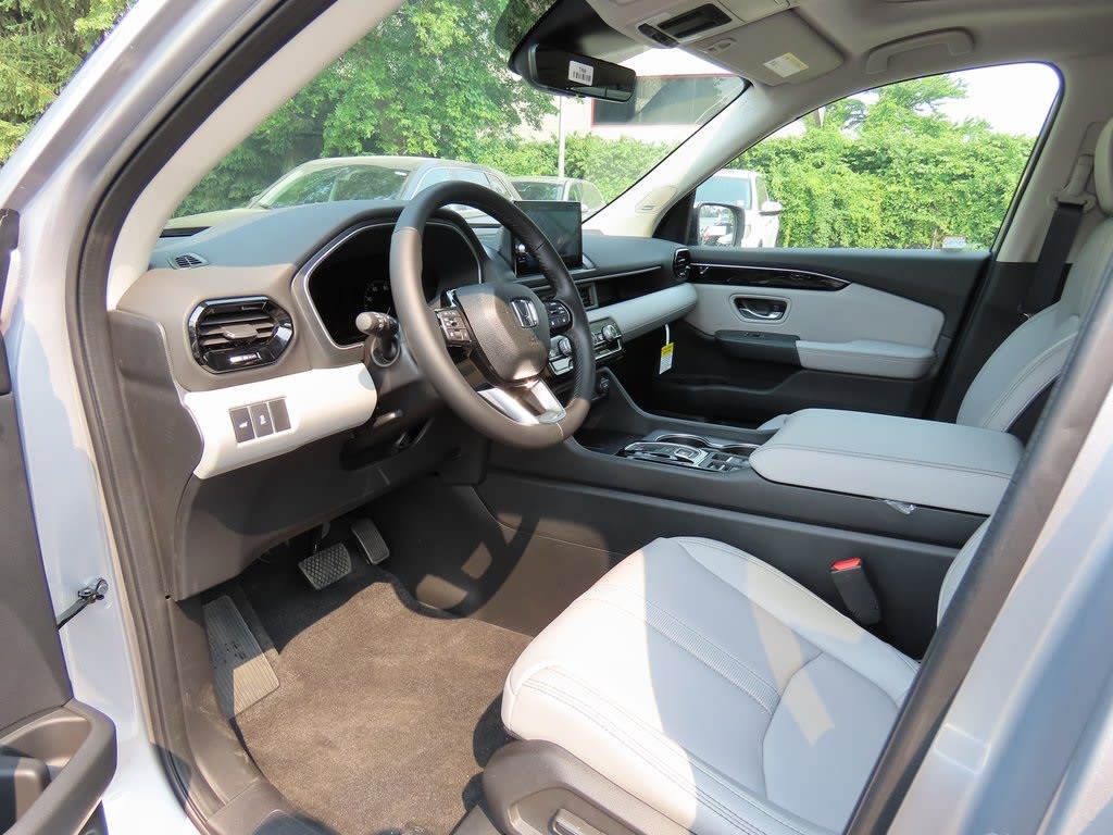 Thumbnail: 2025 Honda Pilot - 2