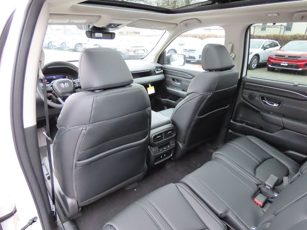 Thumbnail: 2026 Honda Pilot - 22