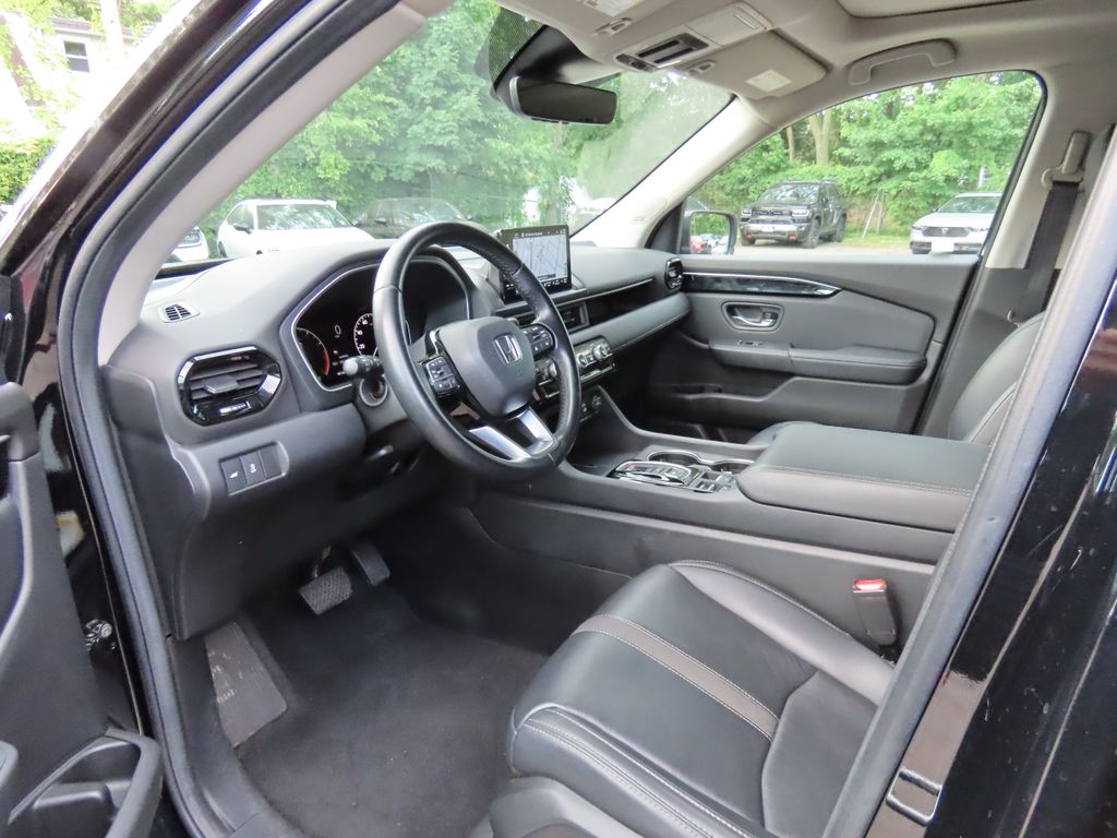 Thumbnail: 2023 Honda Pilot - 2