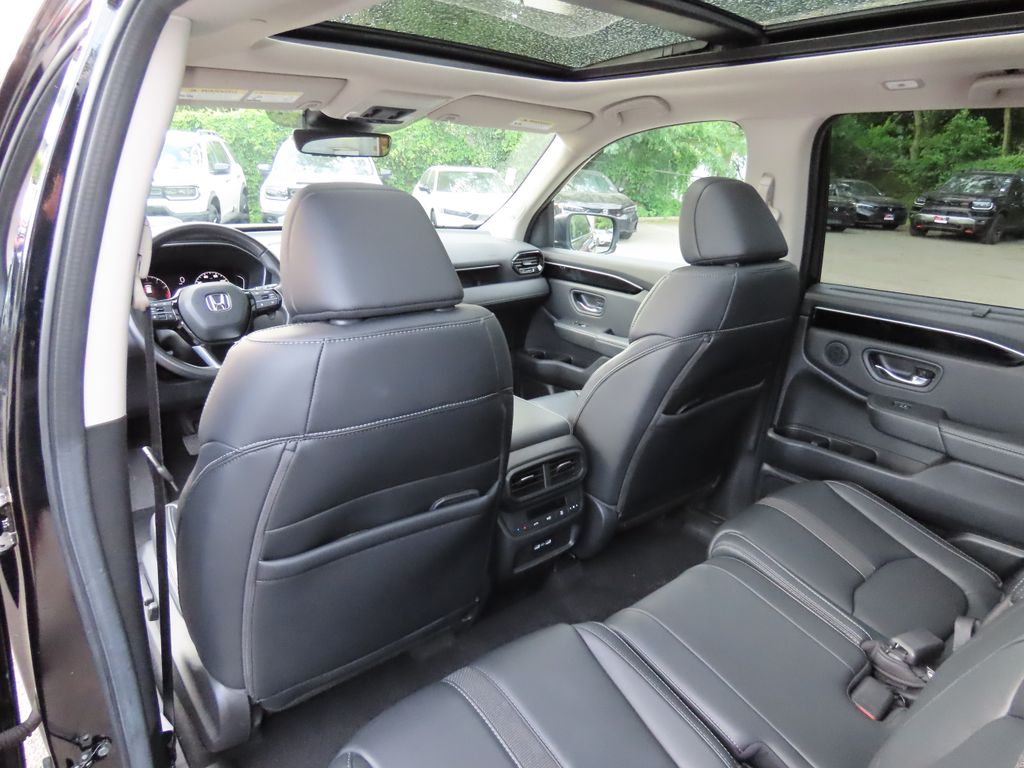 Thumbnail: 2023 Honda Pilot - 23