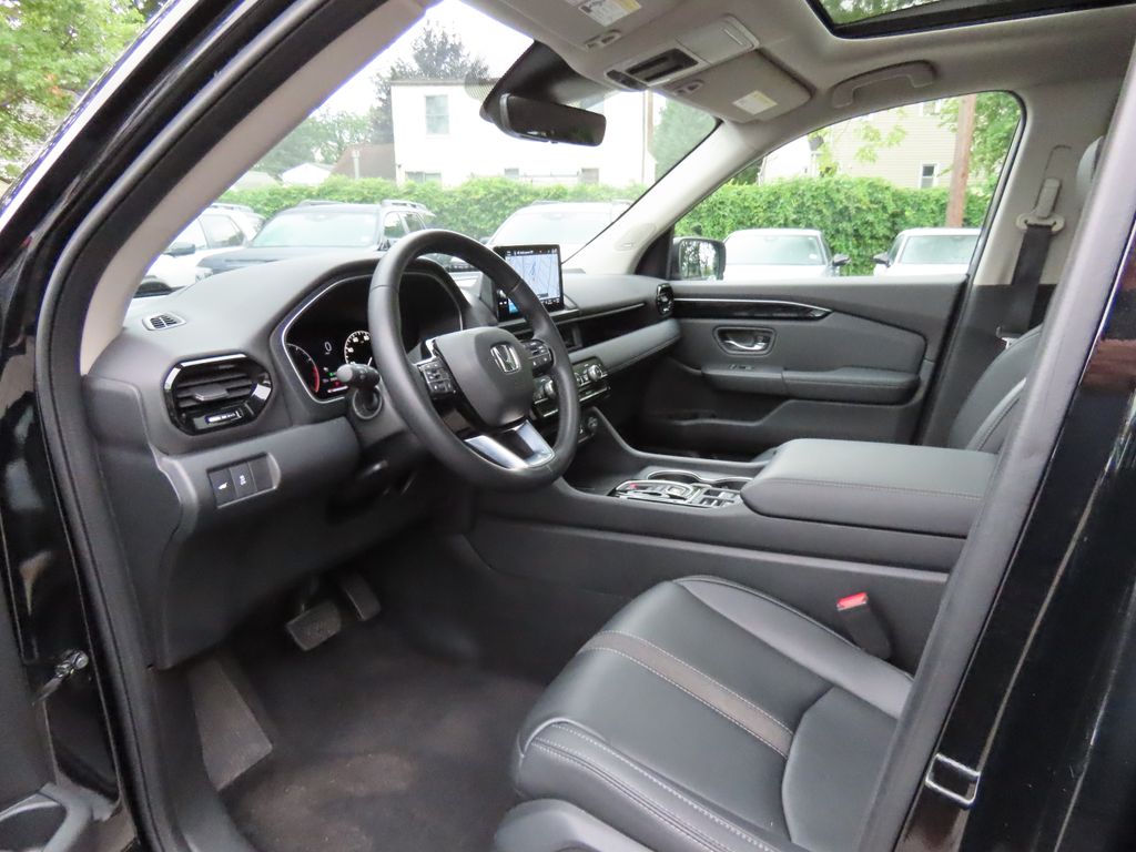 Thumbnail: 2023 Honda Pilot - 10