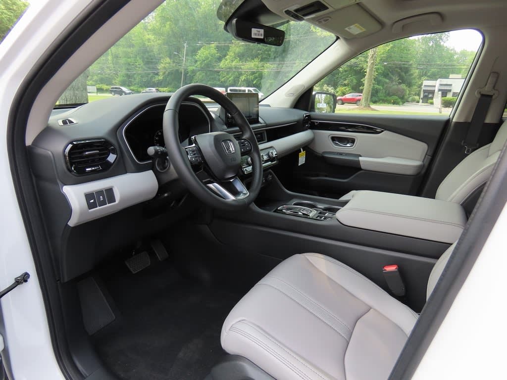 Thumbnail: 2025 Honda Pilot - 2