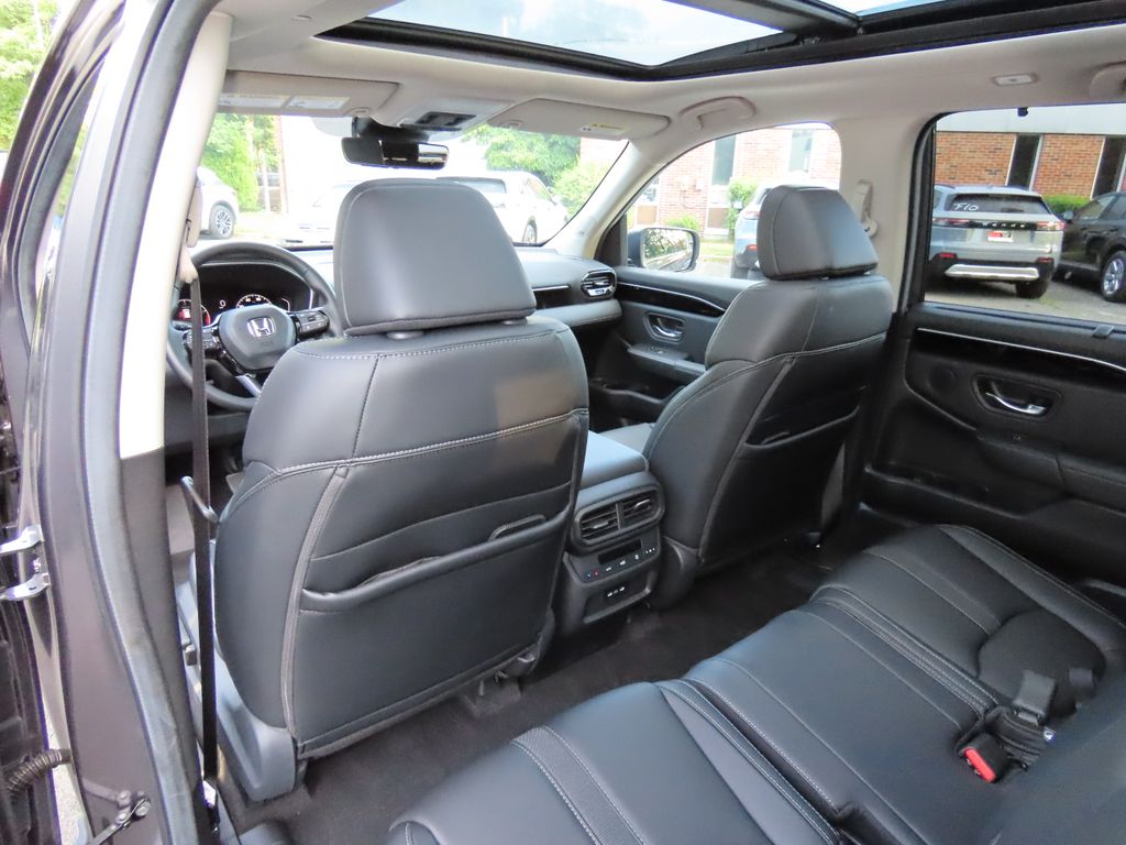 Thumbnail: 2024 Honda Pilot - 23
