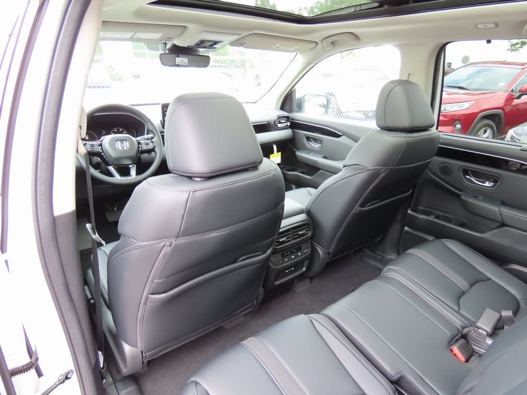 Thumbnail: 2025 Honda Pilot - 21