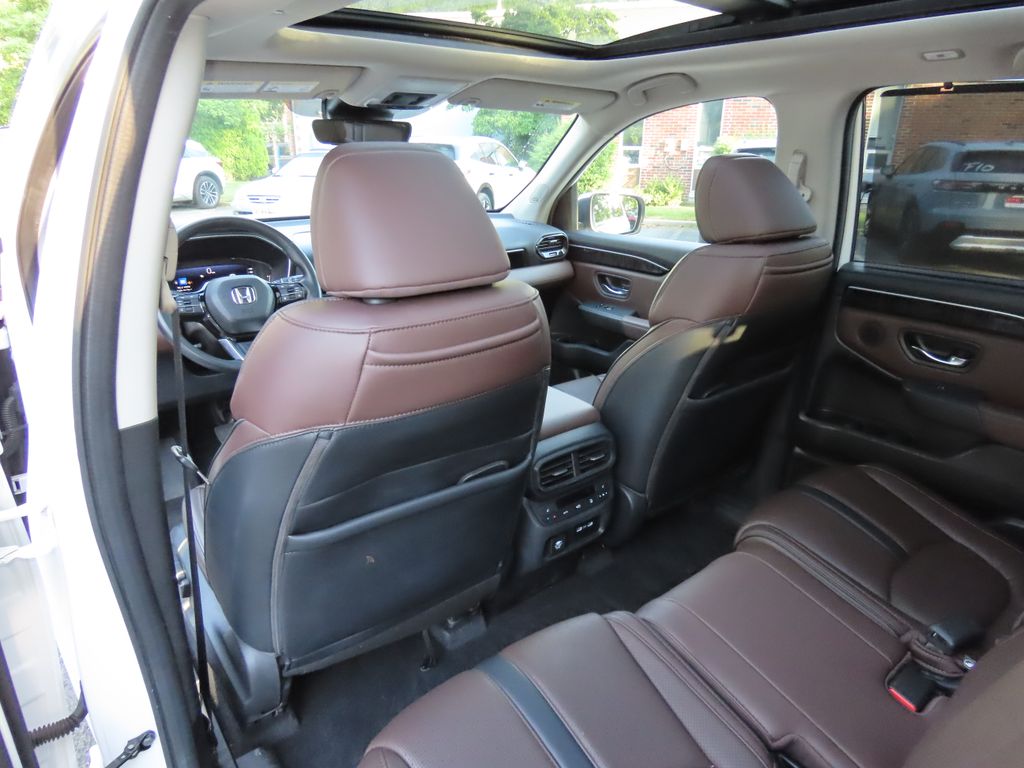 Thumbnail: 2023 Honda Pilot - 24