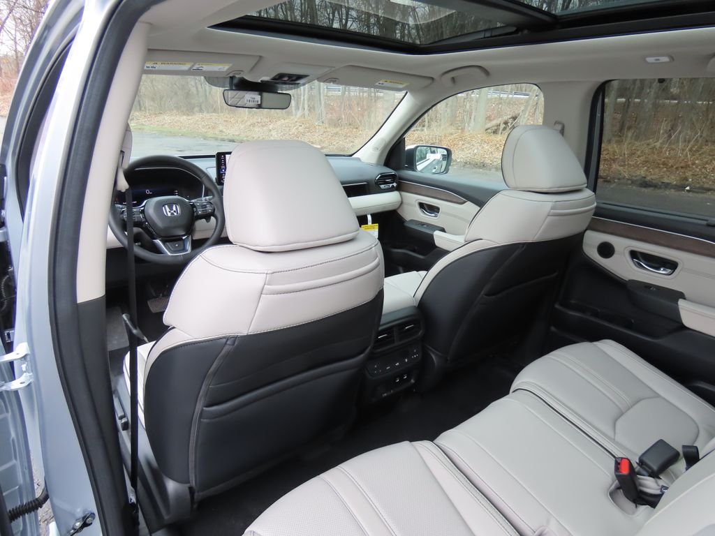 Thumbnail: 2026 Honda Pilot - 21