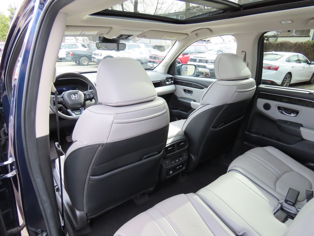 Thumbnail: 2023 Honda Pilot - 23