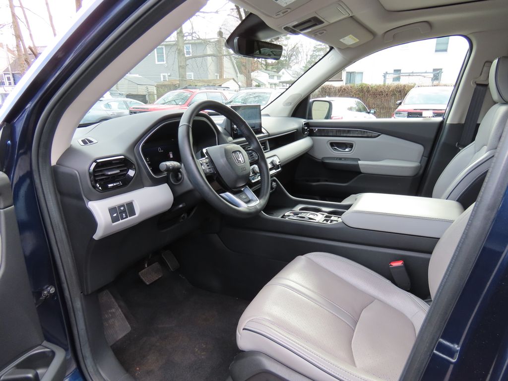 Thumbnail: 2023 Honda Pilot - 11