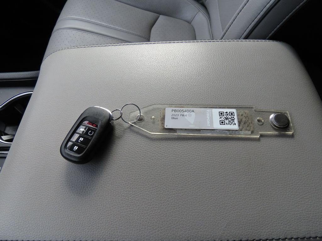 Thumbnail: 2023 Honda Pilot - 18