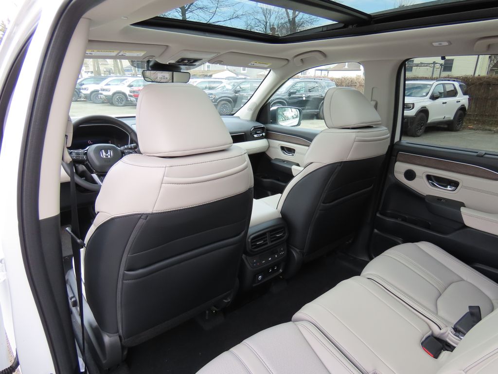 Thumbnail: 2026 Honda Pilot - 22