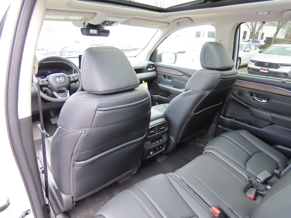Thumbnail: 2026 Honda Pilot - 21