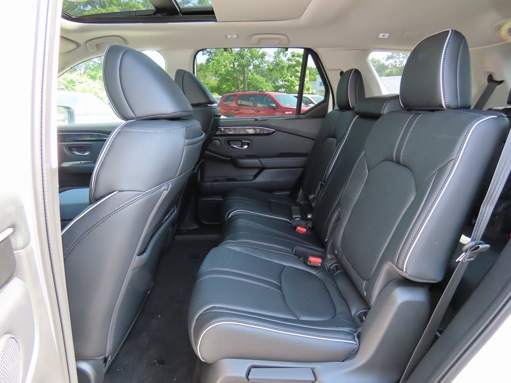 Thumbnail: 2025 Honda Pilot - 13