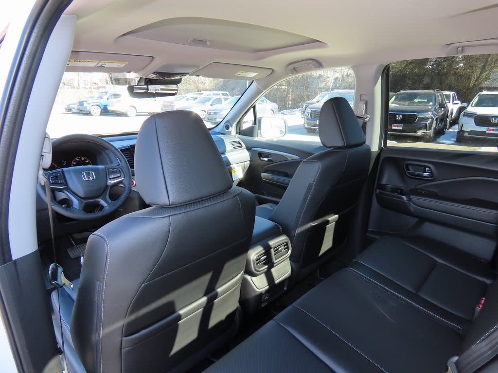 Thumbnail: 2025 Honda Ridgeline - 17