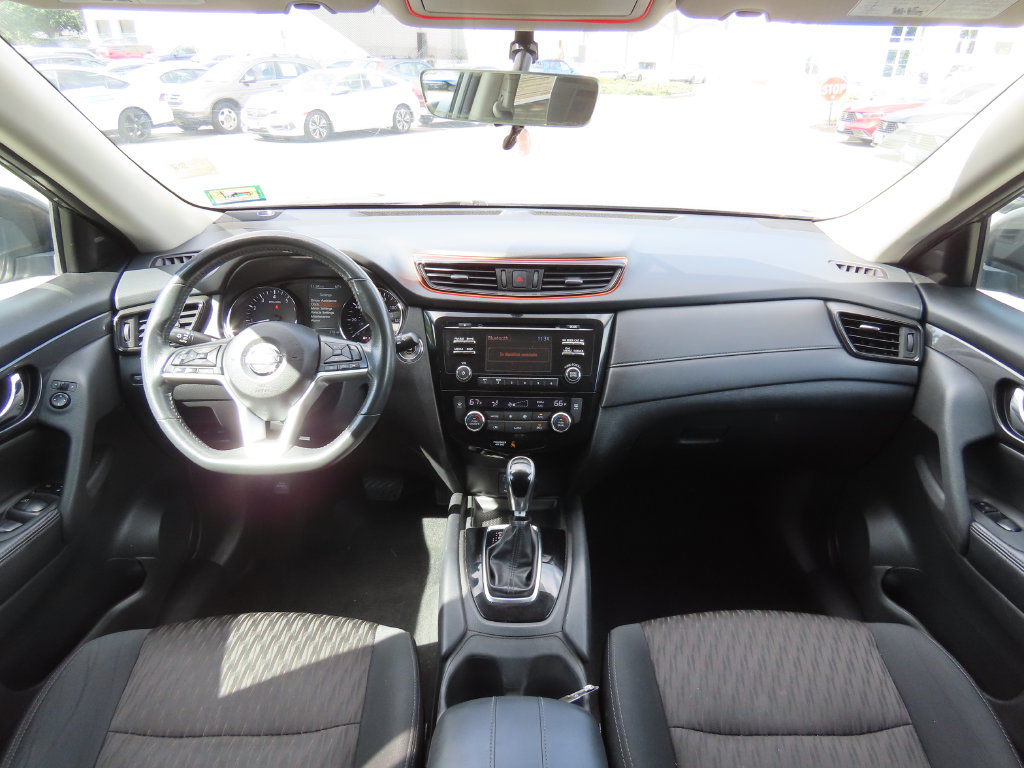 Thumbnail: 2017 Nissan Rogue - 2
