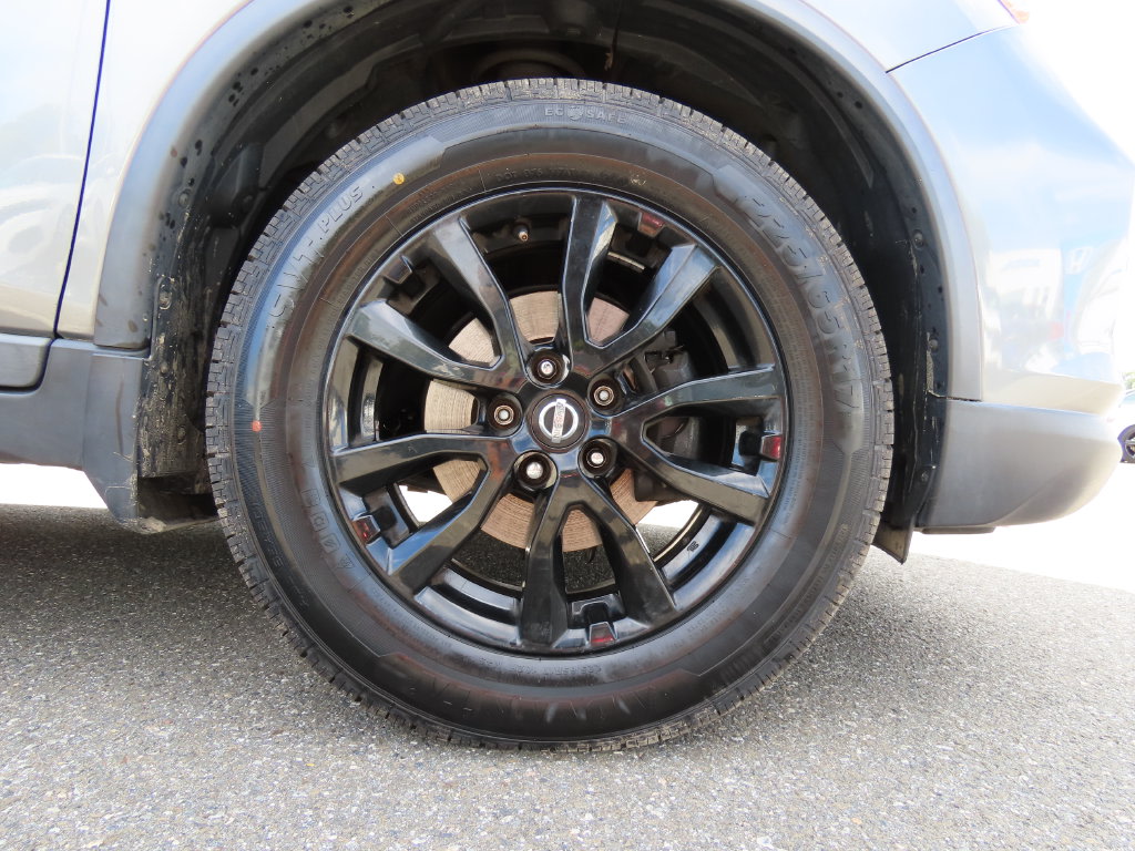 Thumbnail: 2017 Nissan Rogue - 8