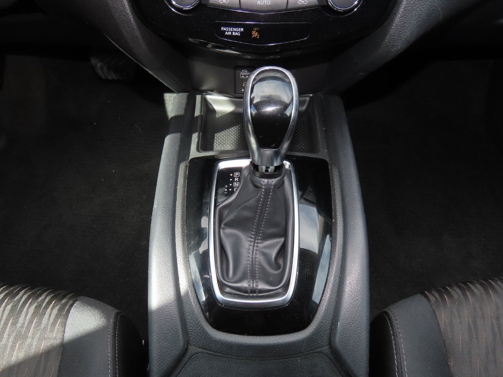 Thumbnail: 2017 Nissan Rogue - 15