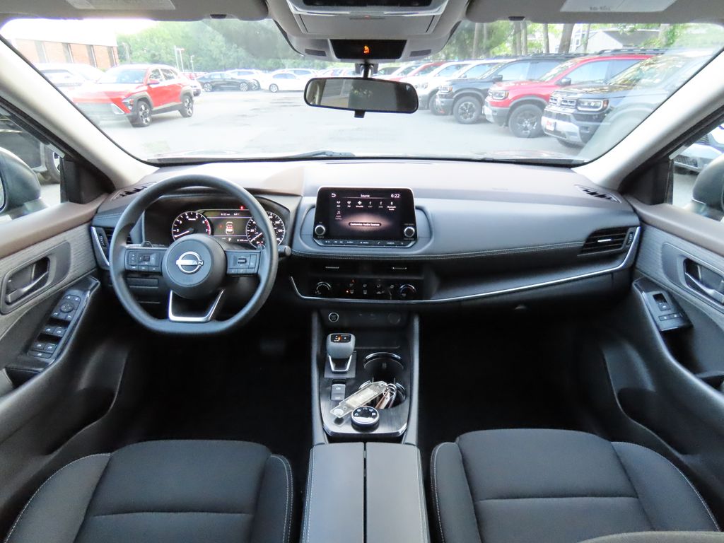 Thumbnail: 2023 Nissan Rogue - 10