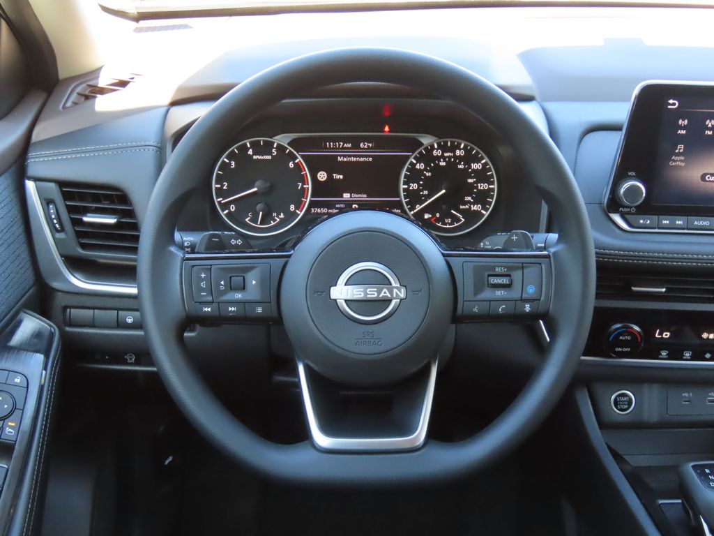 Thumbnail: 2023 Nissan Rogue - 10