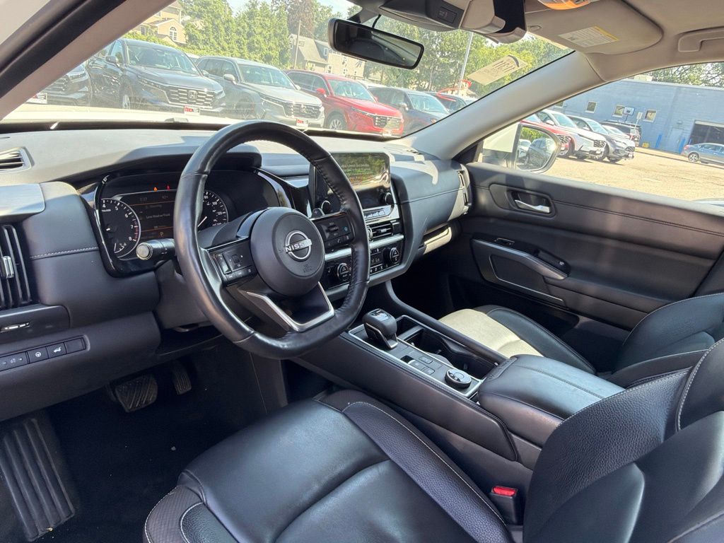 Thumbnail: 2024 Nissan Pathfinder - 2