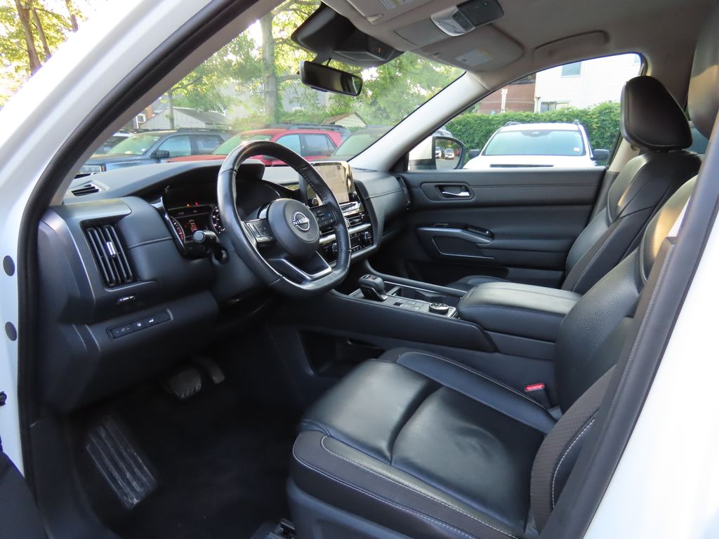 Thumbnail: 2024 Nissan Pathfinder - 2
