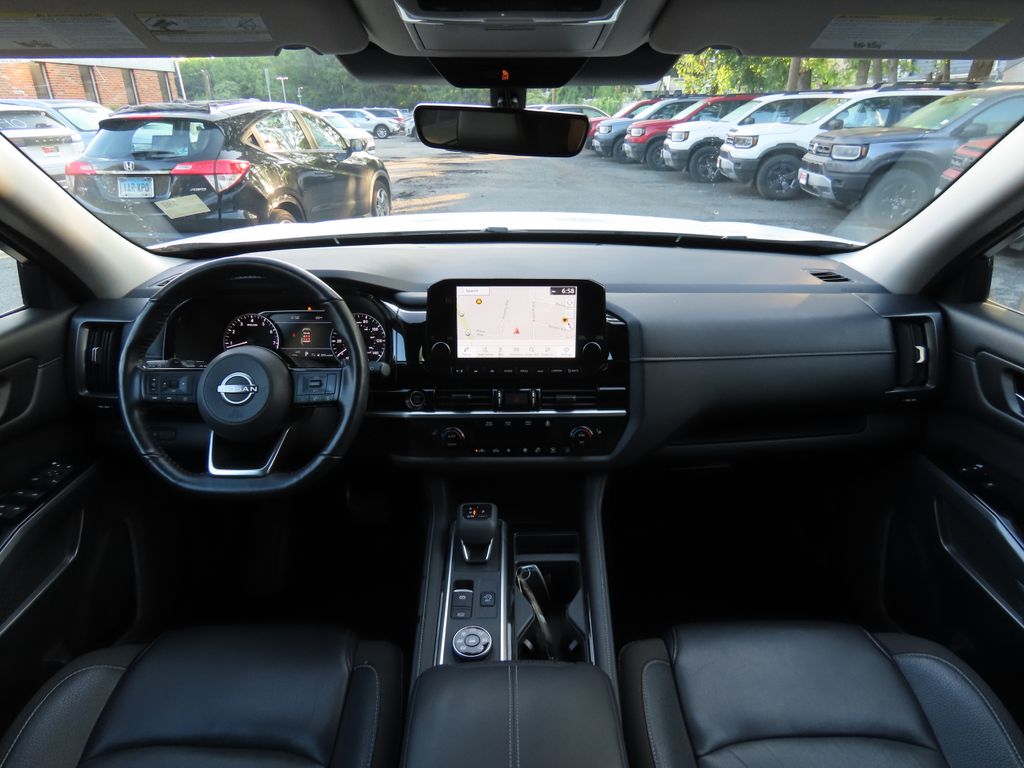 Thumbnail: 2024 Nissan Pathfinder - 9