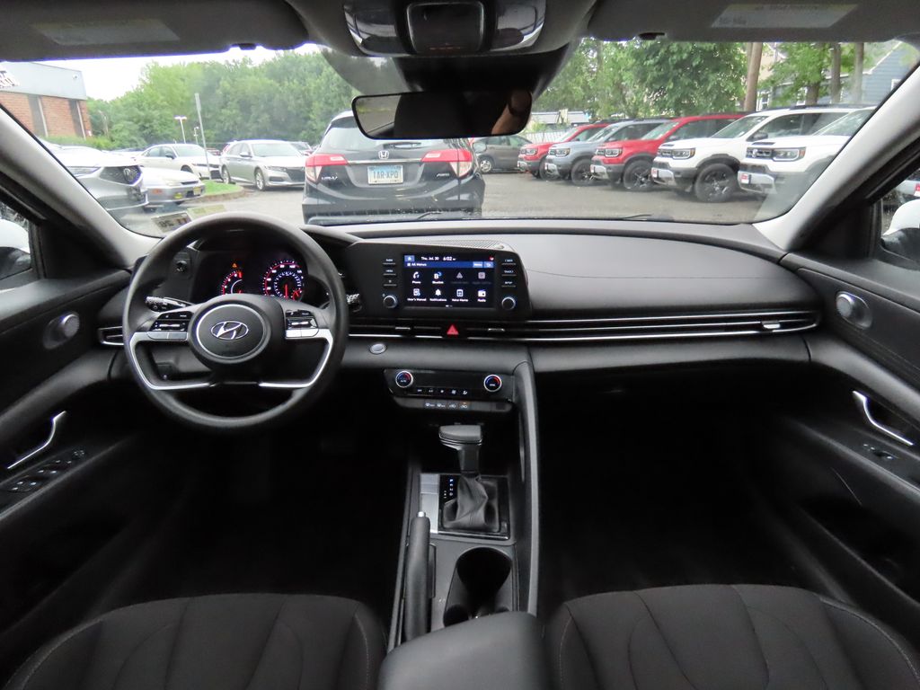Thumbnail: 2021 Hyundai Elantra - 8