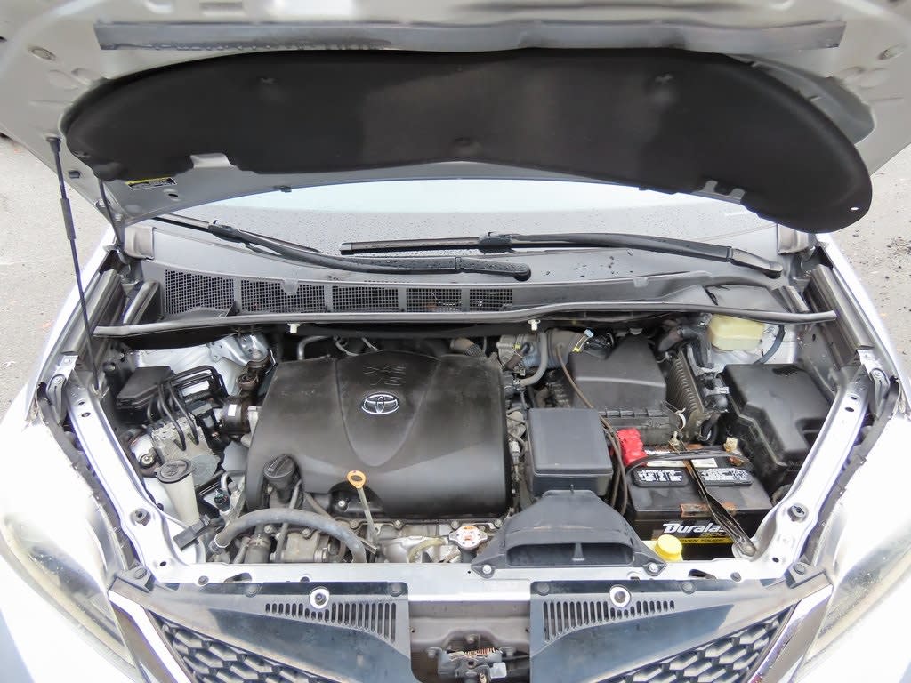 Thumbnail: 2017 Toyota Sienna - 9