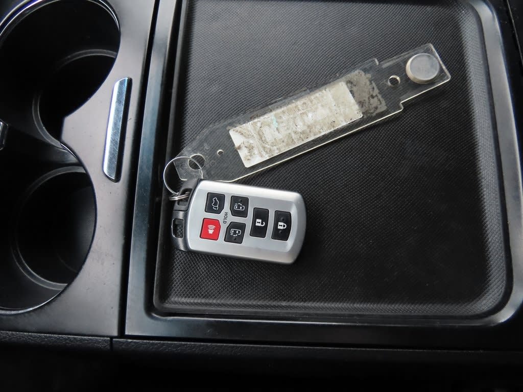 Thumbnail: 2017 Toyota Sienna - 29