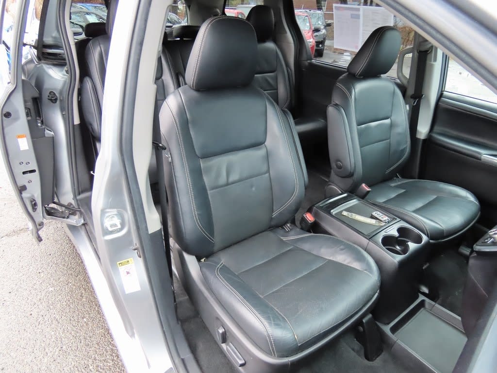 Thumbnail: 2017 Toyota Sienna - 23