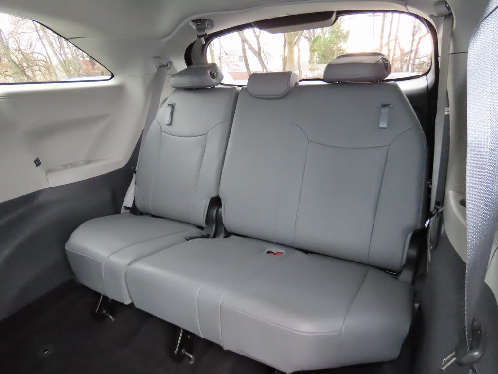 2023 Toyota Sienna XLE 20