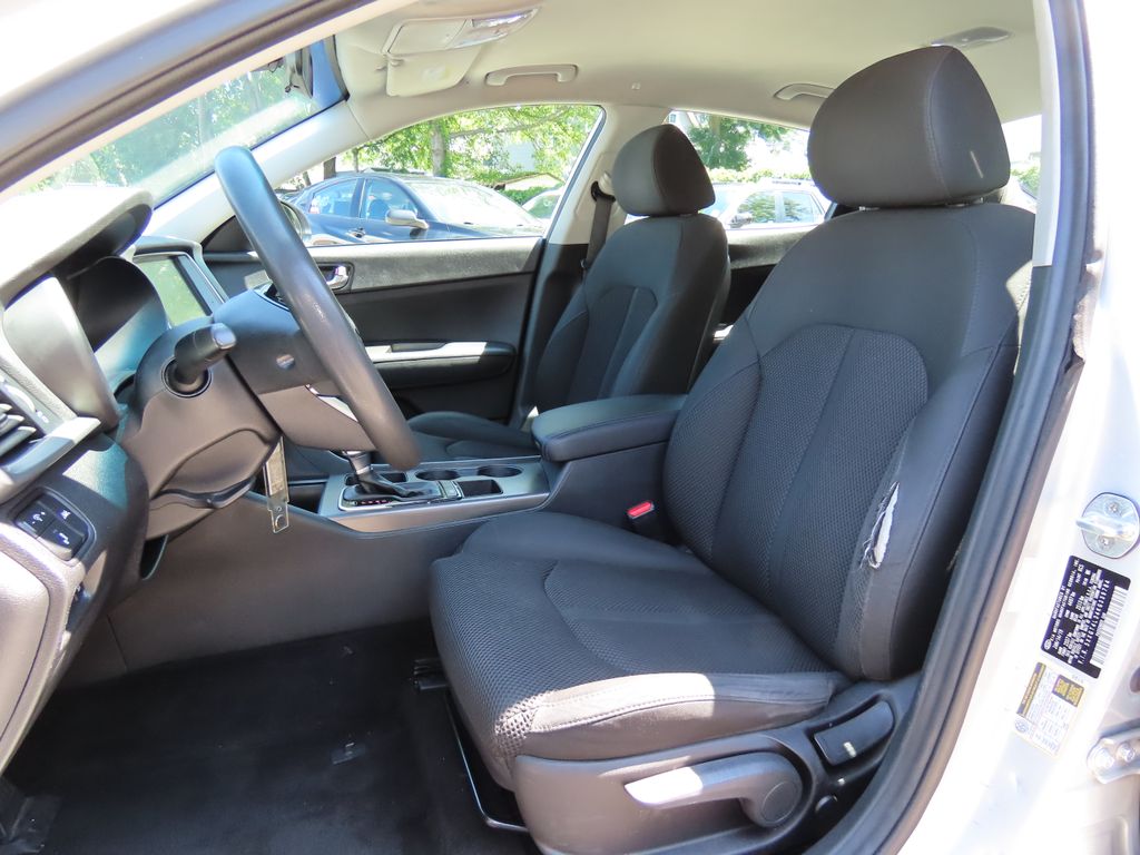 Thumbnail: 2019 Kia Optima - 12