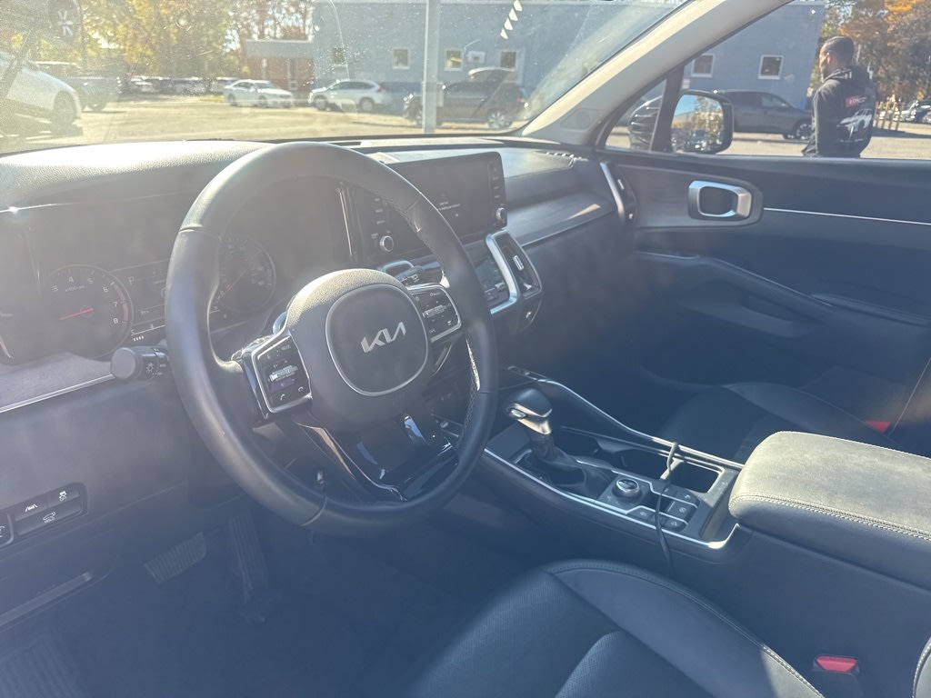 Thumbnail: 2022 Kia Sorento - 7