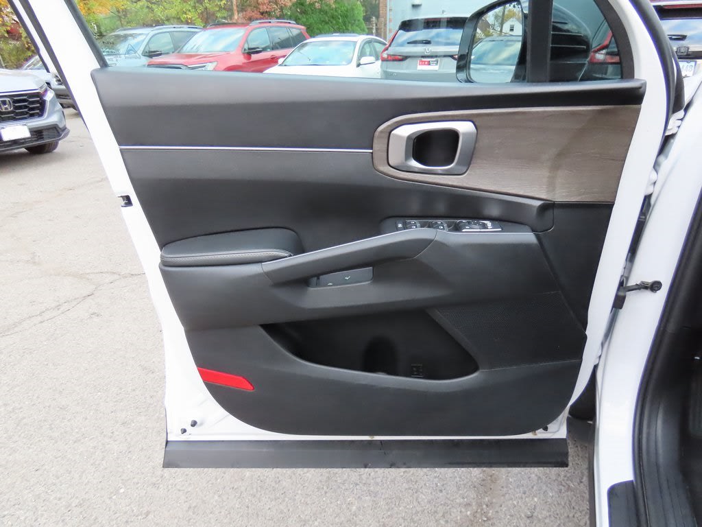 Thumbnail: 2022 Kia Sorento - 26