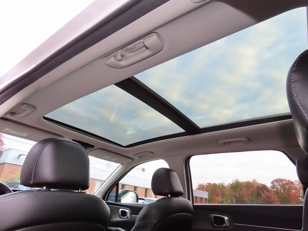 Thumbnail: 2022 Kia Sorento - 25