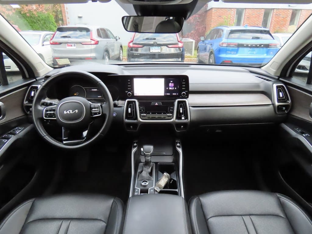 Thumbnail: 2022 Kia Sorento - 10