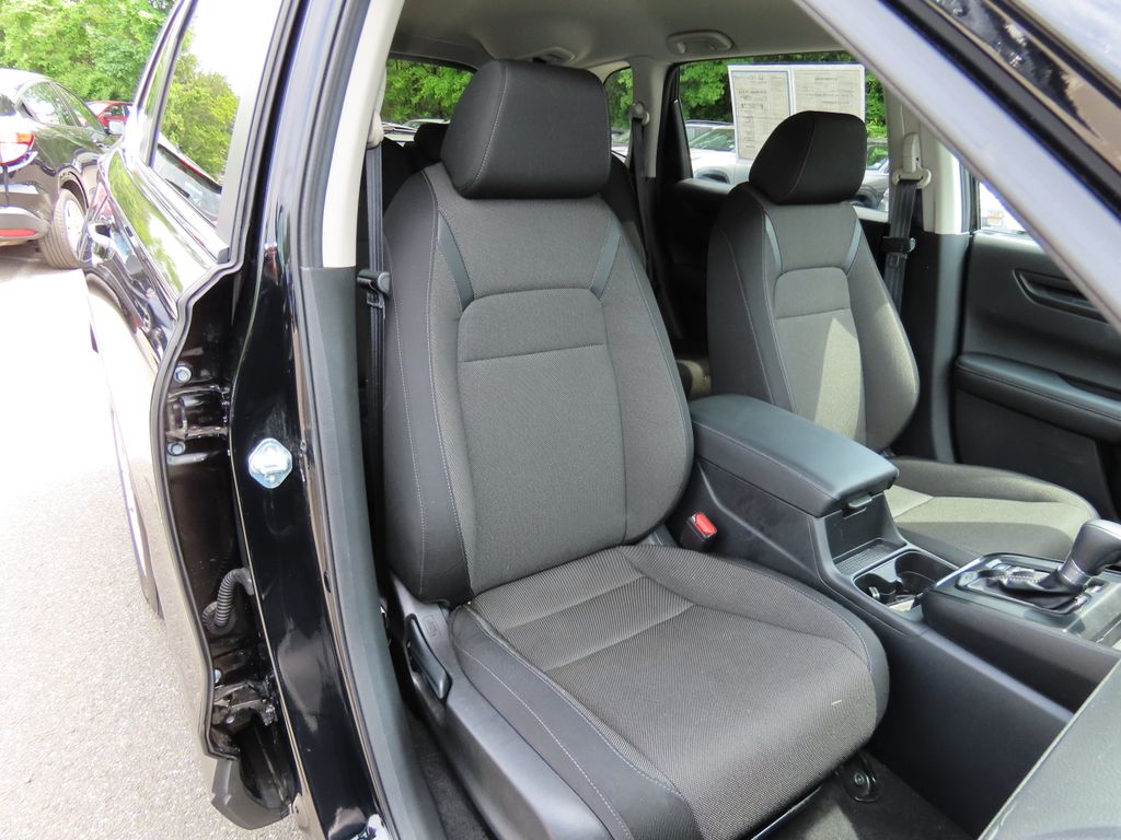 2025 Honda CR-V LX - Photo 9
