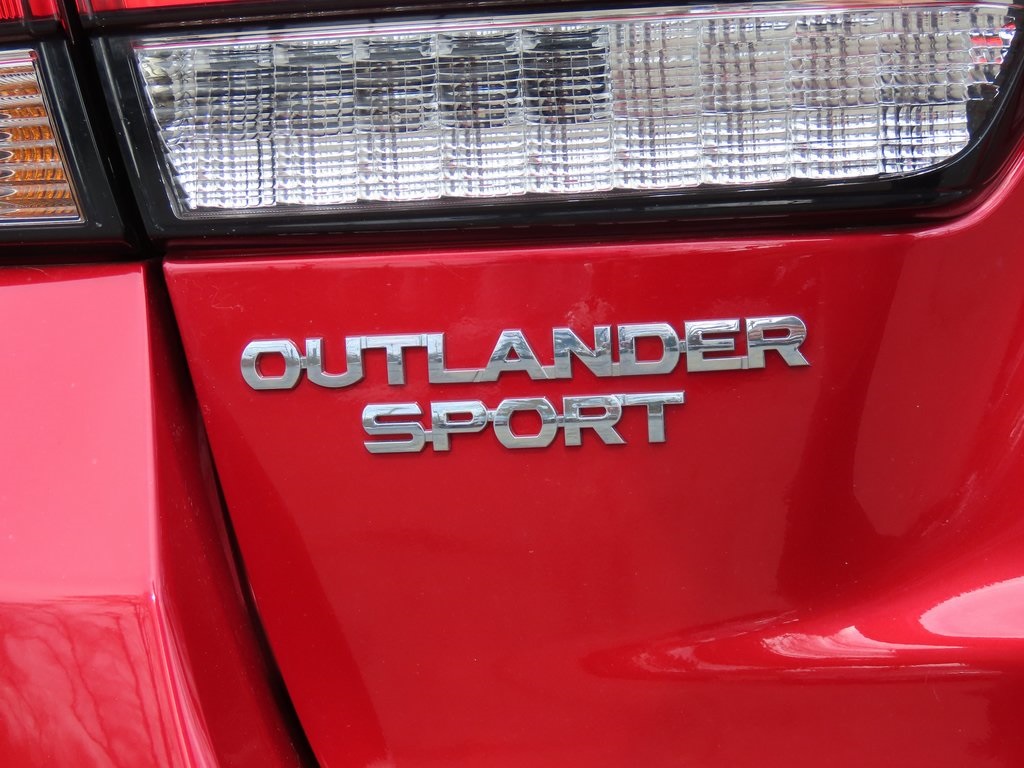 2020 Mitsubishi Outlander Sport ES 7